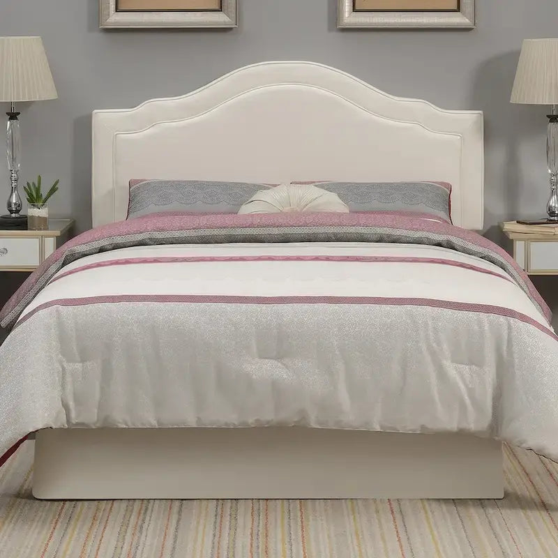 Tête de lit capitonnée Queen Camelback en similicuir crème