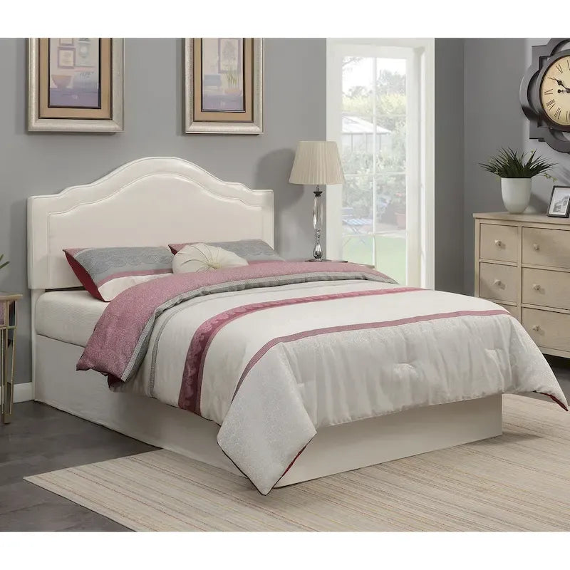 Tête de lit capitonnée Queen Camelback en similicuir crème